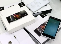 Hàng dựng các dòng điện thoại Xperia bán tràn lan thị trường