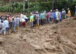 Indonesia: Lở đất chôn vùi hơn 100 người