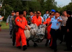 Indonesia phát hiện xác máy bay AirAsia nằm ngửa dưới đáy biển