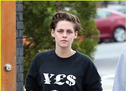 Kristen Stewart mắt thâm quầng kém xinh khi để mặt mộc