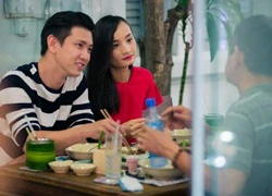 Lê Thúy được ông xã điển trai đưa đi ăn tối cùng bố mẹ chồng