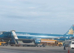 Máy bay Vietnam Airlines chuyển hướng hạ cánh: Đình chỉ tổ bay để điều tra