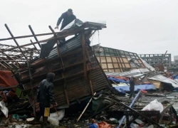 Nhà cửa ở Philippines tan hoang sau bão Hagupit