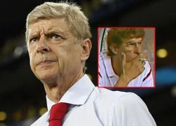 Ông Wenger 'phì phèo' trên ghế chỉ đạo