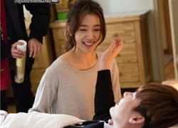 Park Shin Hye cười toe toét bên Lee Jong Suk