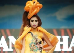 Quang Nhật dùng bóng và vải chống nước làm đồ Couture