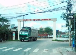 Siết chặt xử lý xe sang tải, dồn tải trước cổng Cảng Quy Nhơn