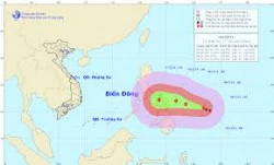 Siêu bão hình thành trên biển, không khí lạnh gây mưa tại miền Trung