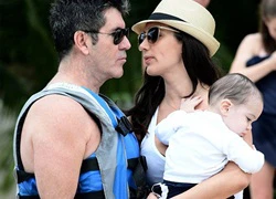 Simon Cowell vui vẻ bên bạn gái và con trai