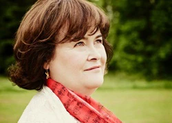 Susan Boyle có bạn trai đầu đời ở tuổi 53