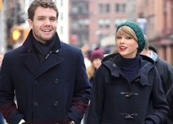 Taylor Swift xuất hiện trên phố với người em cực điển trai