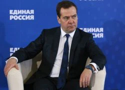 Thủ tướng Medvedev cảnh báo Nga có thể rơi vào "suy thoái sâu"