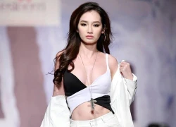 Trúc Diễm khoe eo thon sexy trên sàn catwalk