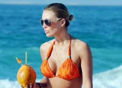 Vợ Gerrard khoe dáng "nuột nà" với bikini nhỏ xíu