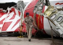 AirAsia QZ8501 bị nổ trước hay sau khi rơi xuống biển?