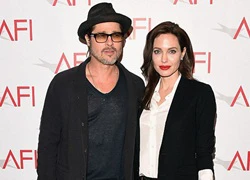 Angelina Jolie đã kết hôn với Brad Pitt trước đám cưới ở Pháp