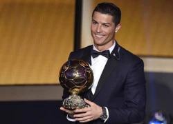 Các cầu thủ Real đồng loạt chúc mừng Ronaldo