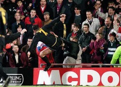 Cuộc đời bi kịch của CĐV bị Cantona ra đòn kung-fu