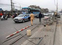 Hà Nội: Xe buýt húc tung giải phân cách, xe téc tông hàng loạt xe máy