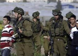 Israel bỏ tù bé gái Palestine 14 tuổi vì tội ném đá