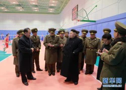 Kim Jong-un hứa xây rạp chiếu phim cho không quân Triều Tiên