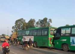 Tai nạn liên hoàn trên quốc lộ 1, 4 ô tô hư hỏng