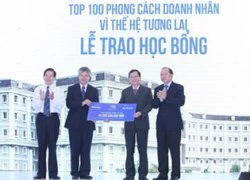 Trao 100 suất học bổng ngành công nghệ thông tin trị giá 45 tỷ đồng