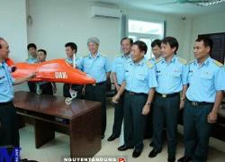 UAV-02 thành công: Thành tựu quốc phòng Việt Nam năm 2014