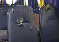 Ukraine: Xe bus trúng pháo kích, 25 người thương vong