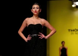 Võ Hoàng Yến lạnh lùng catwalk sau tin đồn lộ ảnh nhạy cảm