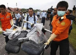 Vụ máy bay AirAsia: Ưu tiên vớt thi thể hành khách và tìm hộp đen