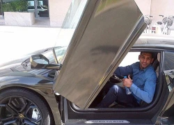 Amir Khan khoe siêu xe Lamborghini