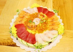 Bánh sinh nhật đặc biệt với sushi