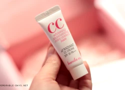 Banila Co. it Radiant CC Cream: Cho lớp nền trong veo, không khô tróc