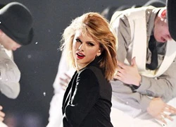 Brit Awards 2015: Ed Sheeran thắng lớn, Taylor Swift "quẩy" sân khấu