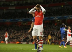 Giroud hứng 'bão chỉ trích' vì màn trình diễn tệ hại