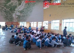 Hà Nội: Gần 1000 học sinh ngồi trong ngôi trường... chờ sập