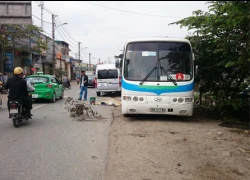 Hà Nội: Ô tô tông chết thợ sửa xe ven đường