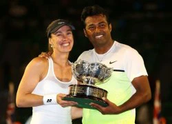 Hingis nhảy cẫng ôm đồng nghiệp nam sau chức vô địch