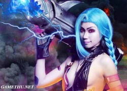 Jinx nổi loạn và quá gợi cảm