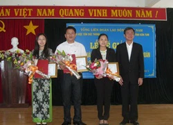 LĐLĐ tỉnh Kon Tum: Bế giảng lớp đại học phần Công đoàn năm 2014