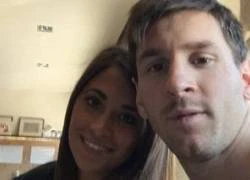 Messi khoe ảnh riêng tư bên bạn gái, lộ hình xăm mới