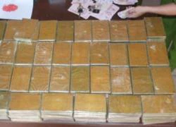 Ôtô vô chủ chứa 50 bánh heroin: Xe rạn, nhiều vết xước