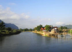 Phải lòng Vang Vieng ngày mưa xuân