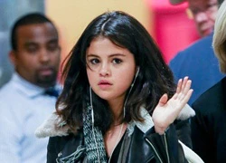 Selena Gomez khoe vẻ đẹp đáng yêu như trẻ thơ ở sân bay