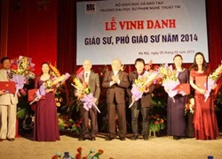 Trường ĐHSP Nghệ thuật Trung ương vinh danh 6 tân GS, PGS