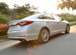 Giá Hyundai Sonata 2015 bằng Camry 2.0E ở Việt Nam