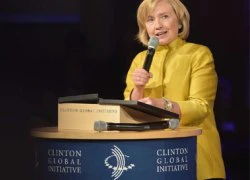 Hillary Clinton lún sâu vào các rắc rối tiền bạc