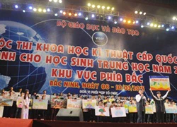 Học sinh phổ thông cả nước bước vào cuộc thi lớn