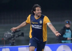 Kế toán làm sai; Luca Toni bỗng dưng...mắc nợ